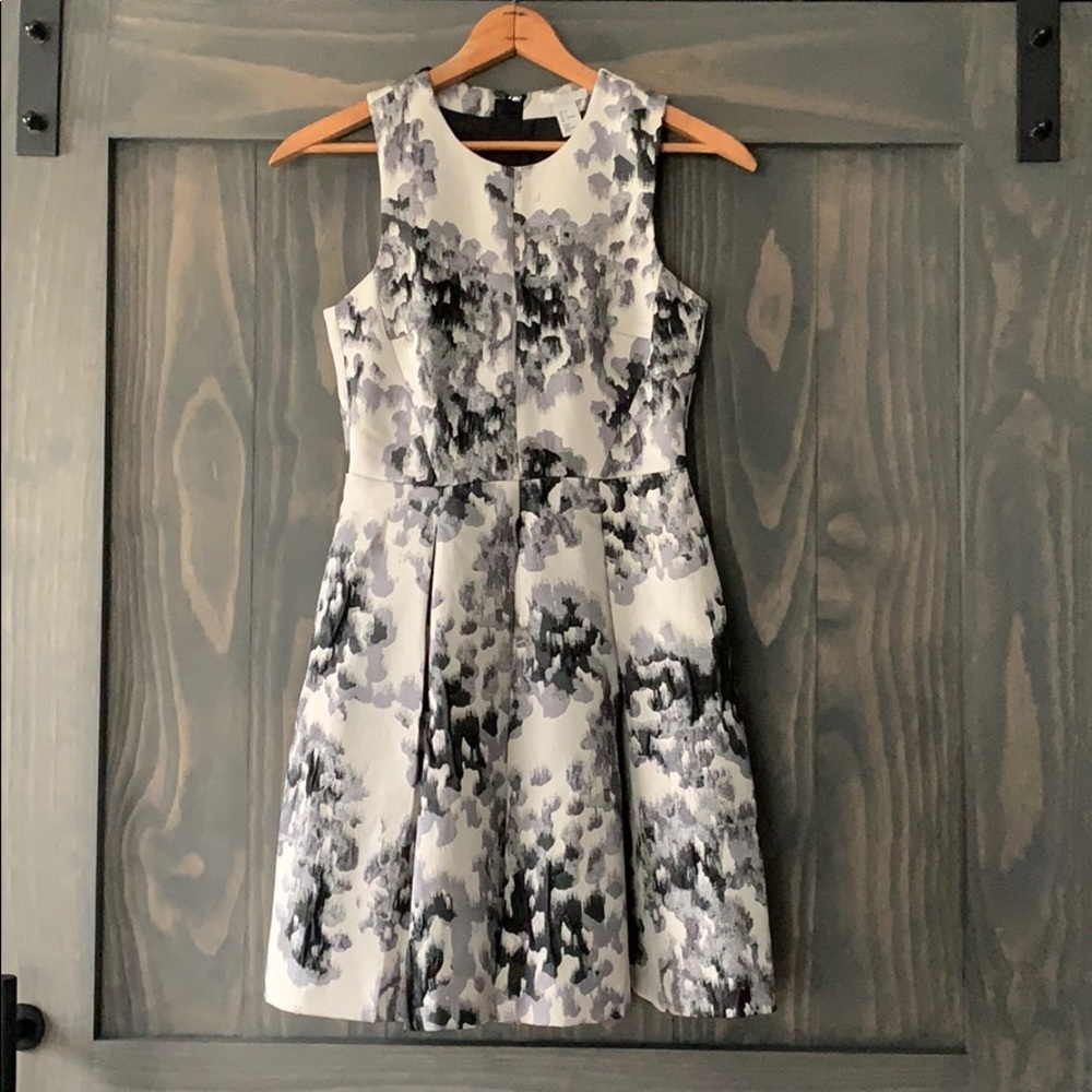 H&M Woman Sleeveless Cocktail Dress. Size 6.